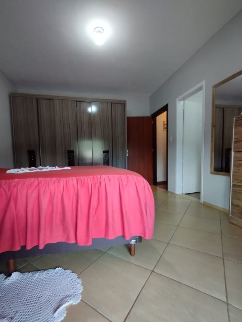 Casa à venda com 4 quartos, 258m² - Foto 13