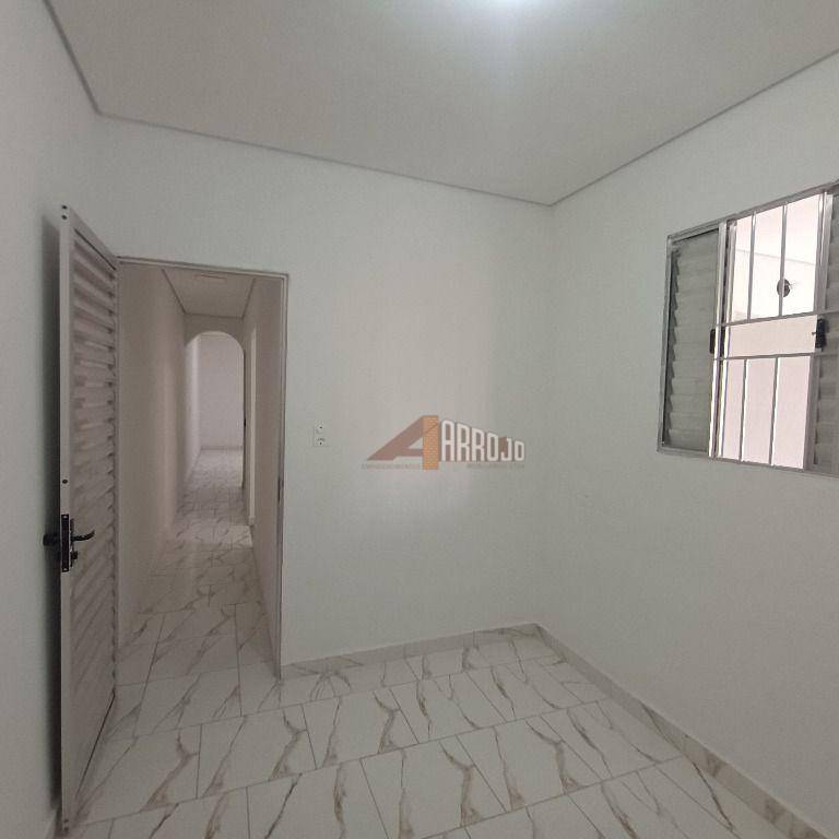 Apartamento para alugar com 2 quartos, 50m² - Foto 11