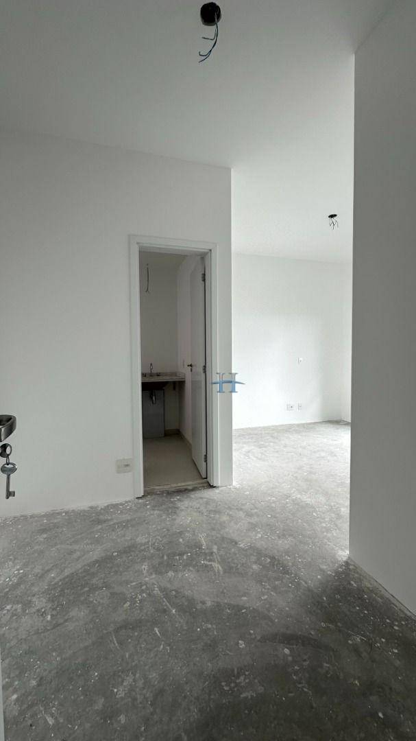 Apartamento à venda com 4 quartos, 156m² - Foto 4