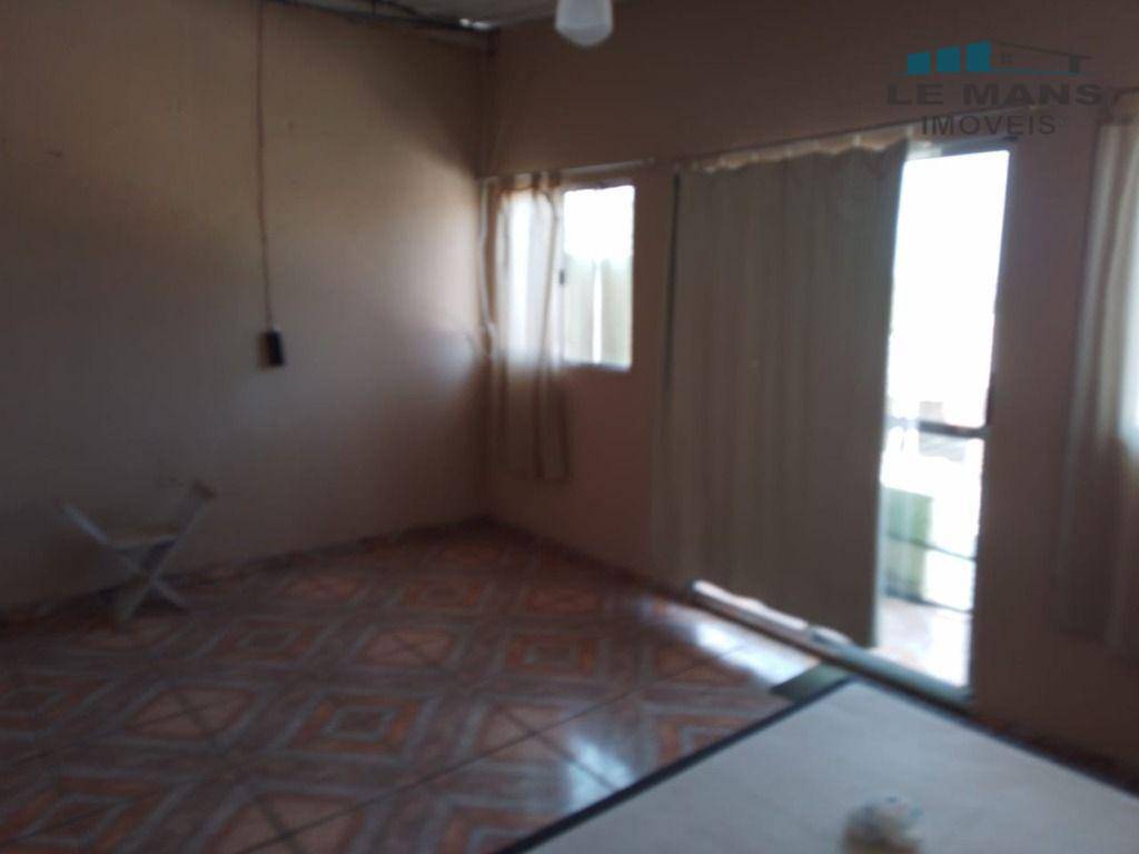 Casa à venda com 2 quartos, 80m² - Foto 4