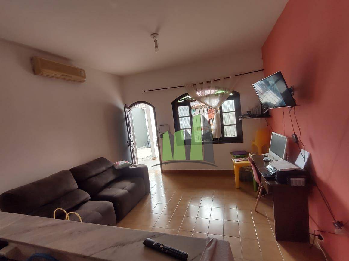 Casa à venda com 2 quartos, 70m² - Foto 3