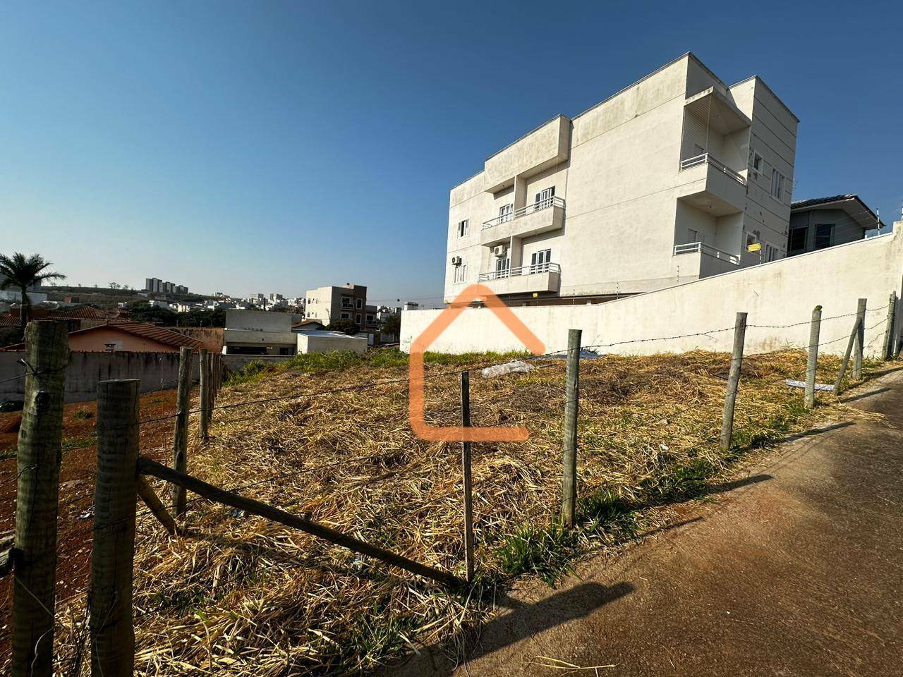 Terreno à venda, 300M2 - Foto 4