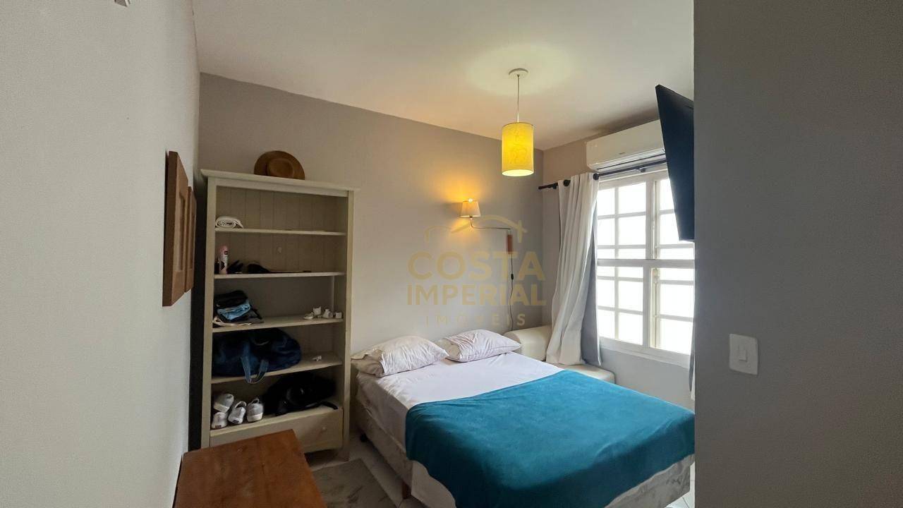 Casa à venda com 2 quartos, 70m² - Foto 3