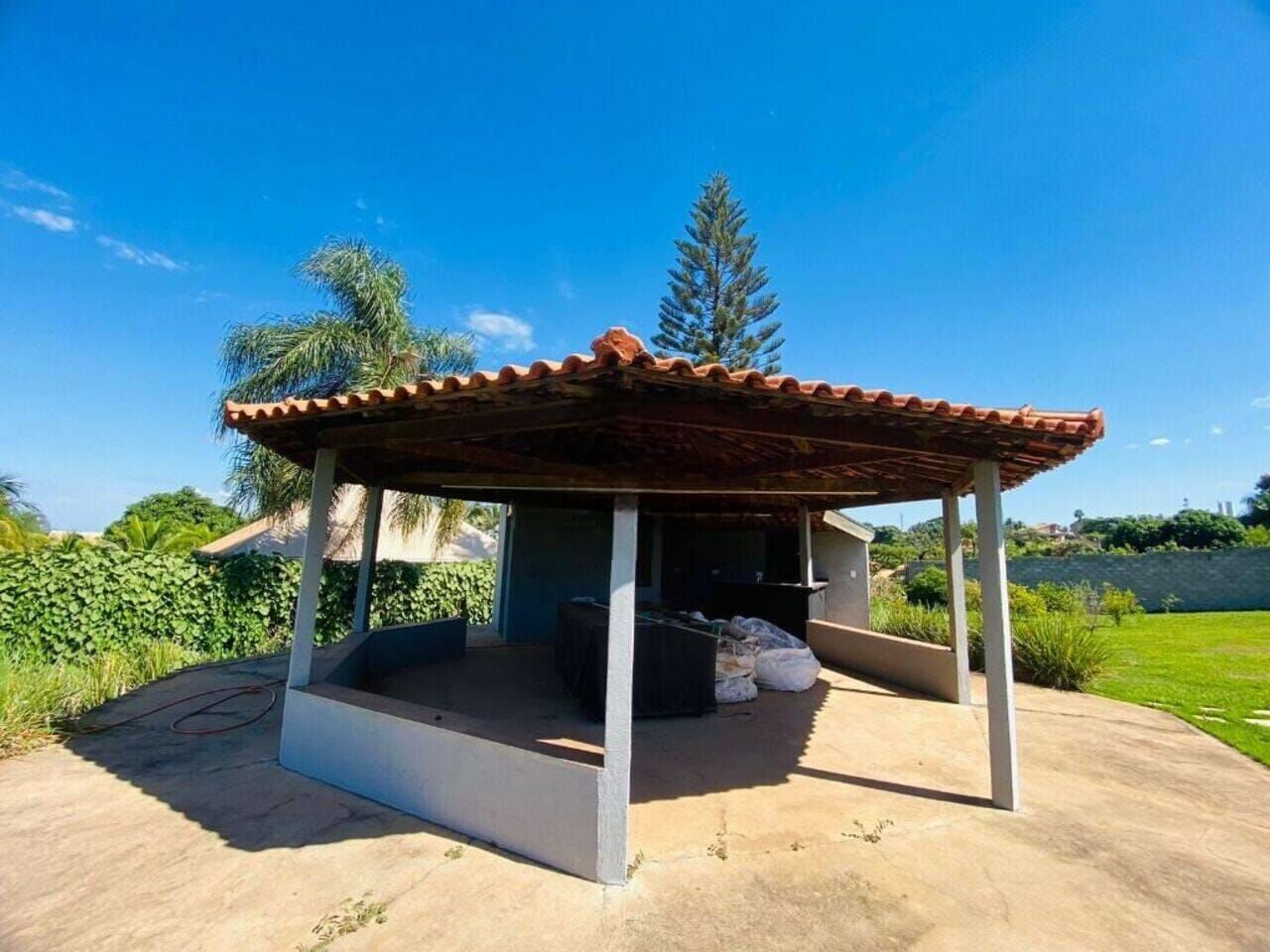 Casa para alugar com 3 quartos, 250m² - Foto 13