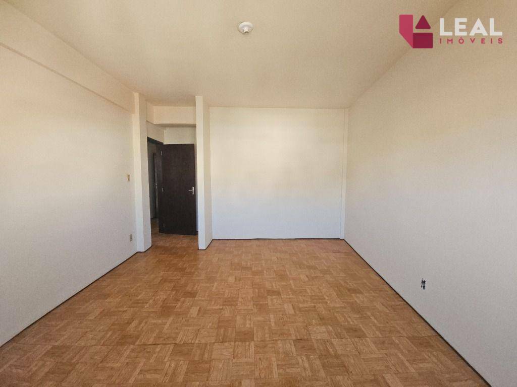 Apartamento para alugar com 3 quartos, 110m² - Foto 14