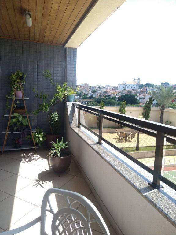 Apartamento à venda com 4 quartos, 164m² - Foto 2