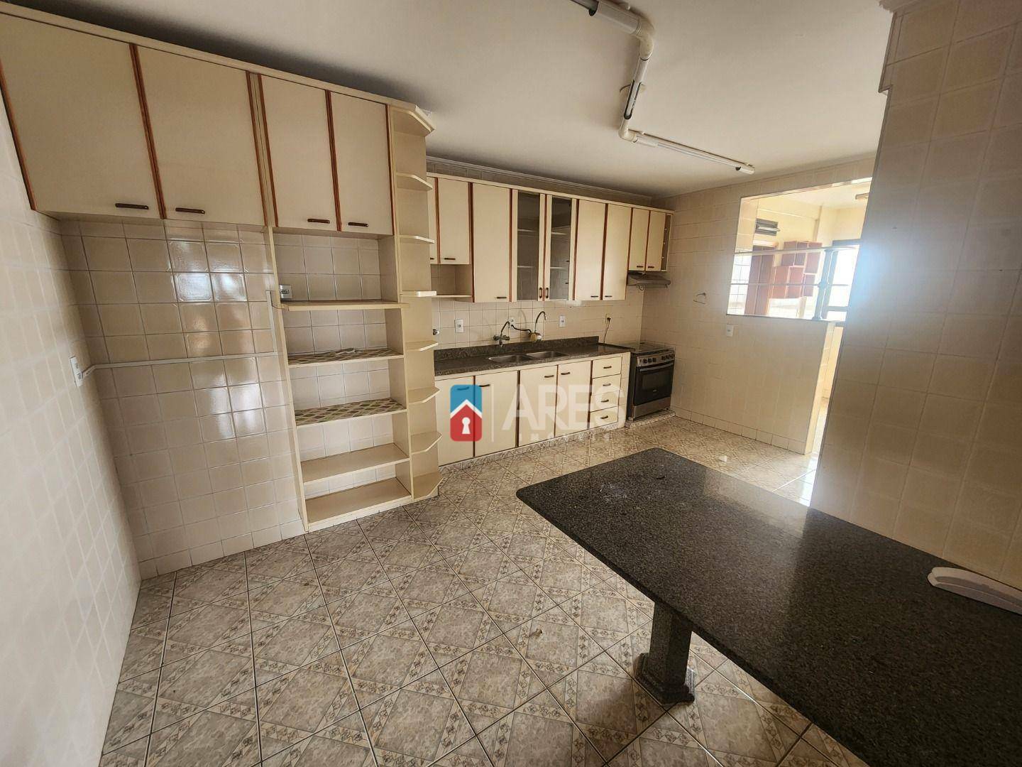 Apartamento para alugar com 3 quartos, 110m² - Foto 6