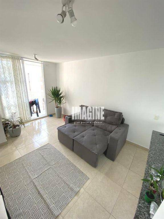 Apartamento à venda com 3 quartos, 59m² - Foto 2