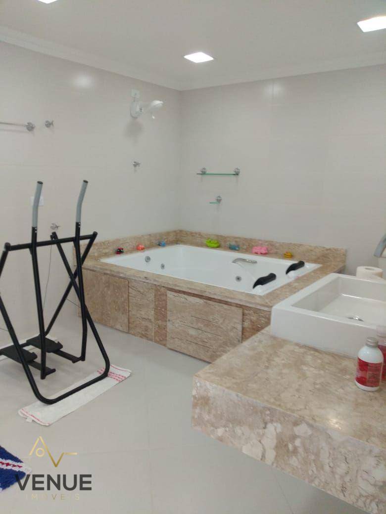 Sobrado à venda e aluguel com 3 quartos, 350m² - Foto 36