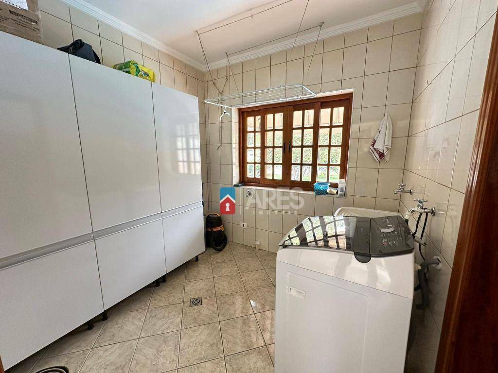 Casa para alugar com 3 quartos, 600m² - Foto 14