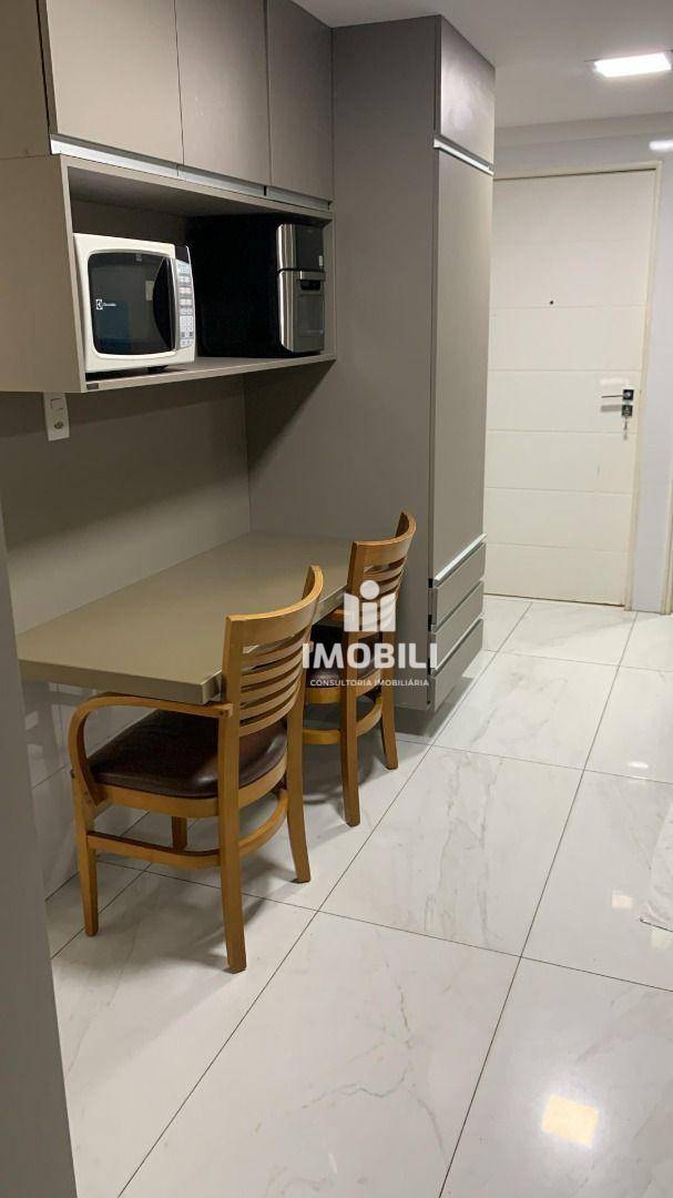 Apartamento à venda com 3 quartos, 127m² - Foto 9