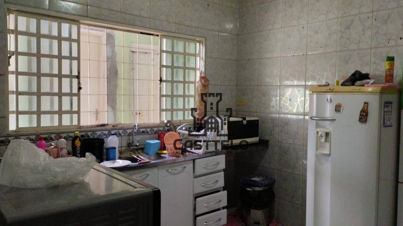 Casa à venda com 2 quartos, 100m² - Foto 8