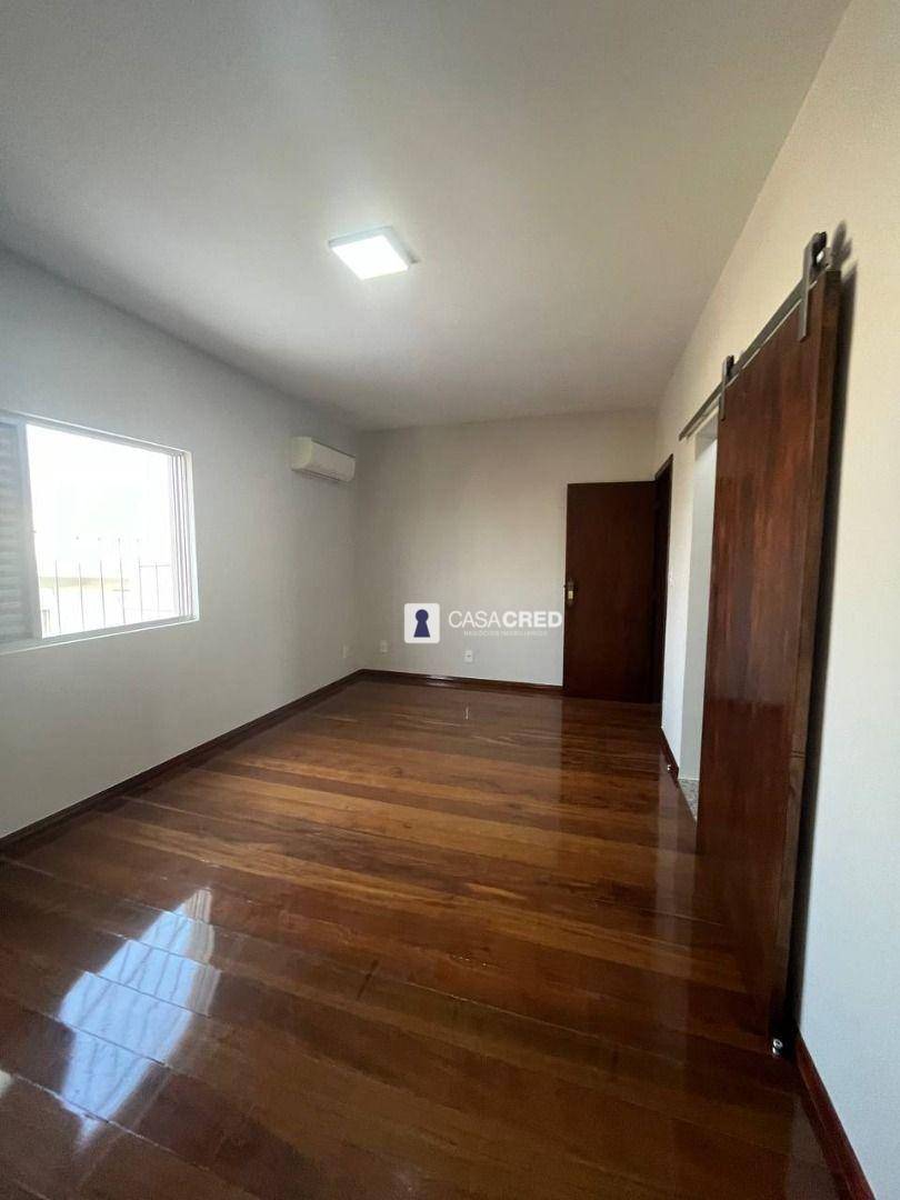 Casa à venda com 3 quartos, 235m² - Foto 18