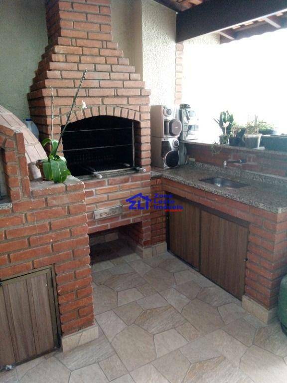 Sobrado à venda com 3 quartos, 213m² - Foto 1