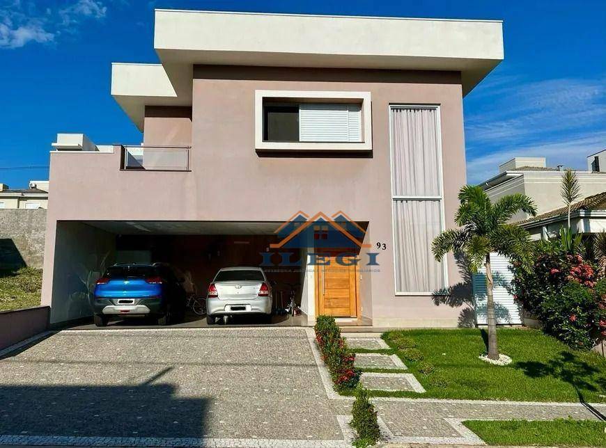 Casa de Condomínio à venda com 3 quartos, 300m² - Foto 1