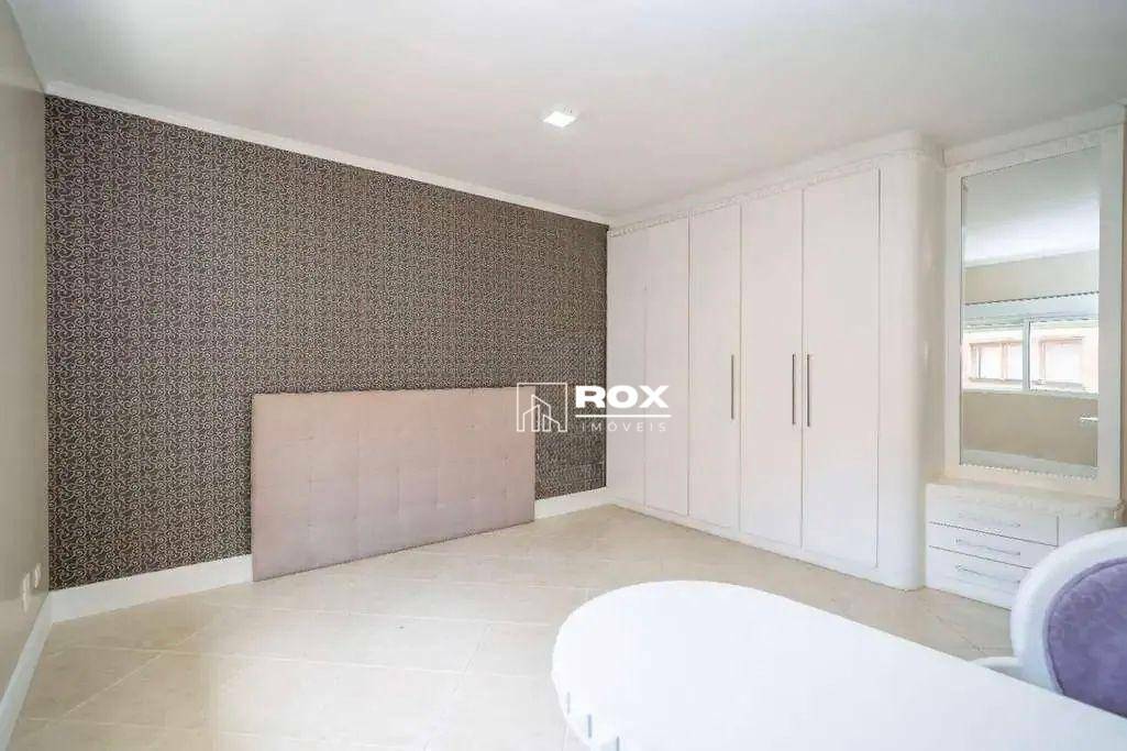 Casa para alugar com 4 quartos, 392m² - Foto 13
