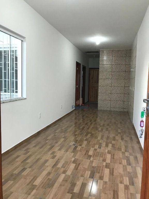 Casa para alugar com 2 quartos, 50m² - Foto 2