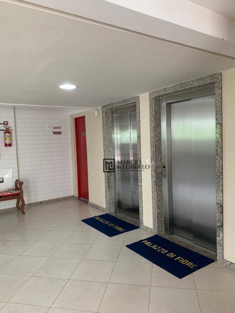 Apartamento à venda com 2 quartos, 72m² - Foto 2