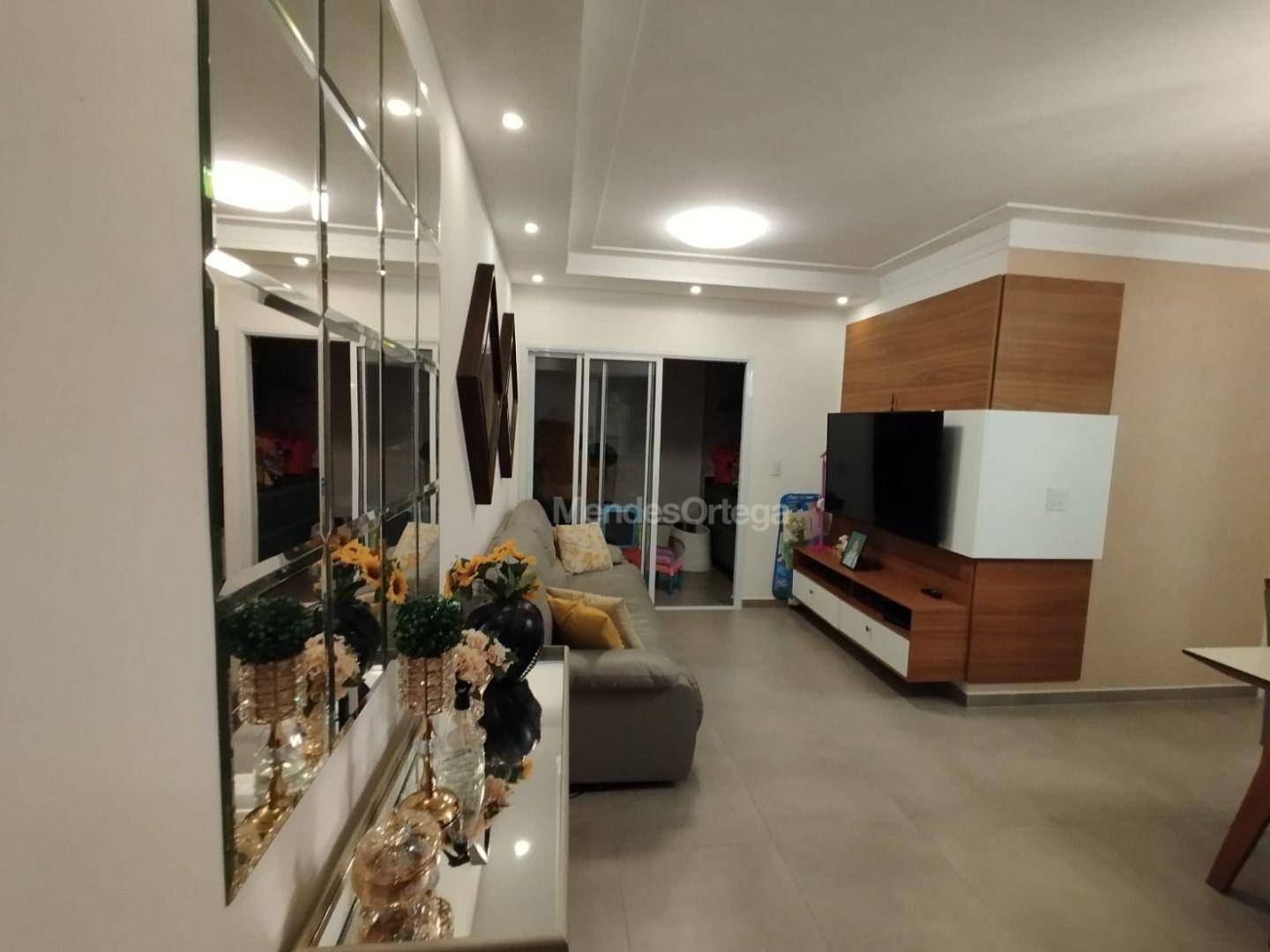 Apartamento à venda com 2 quartos, 72m² - Foto 3