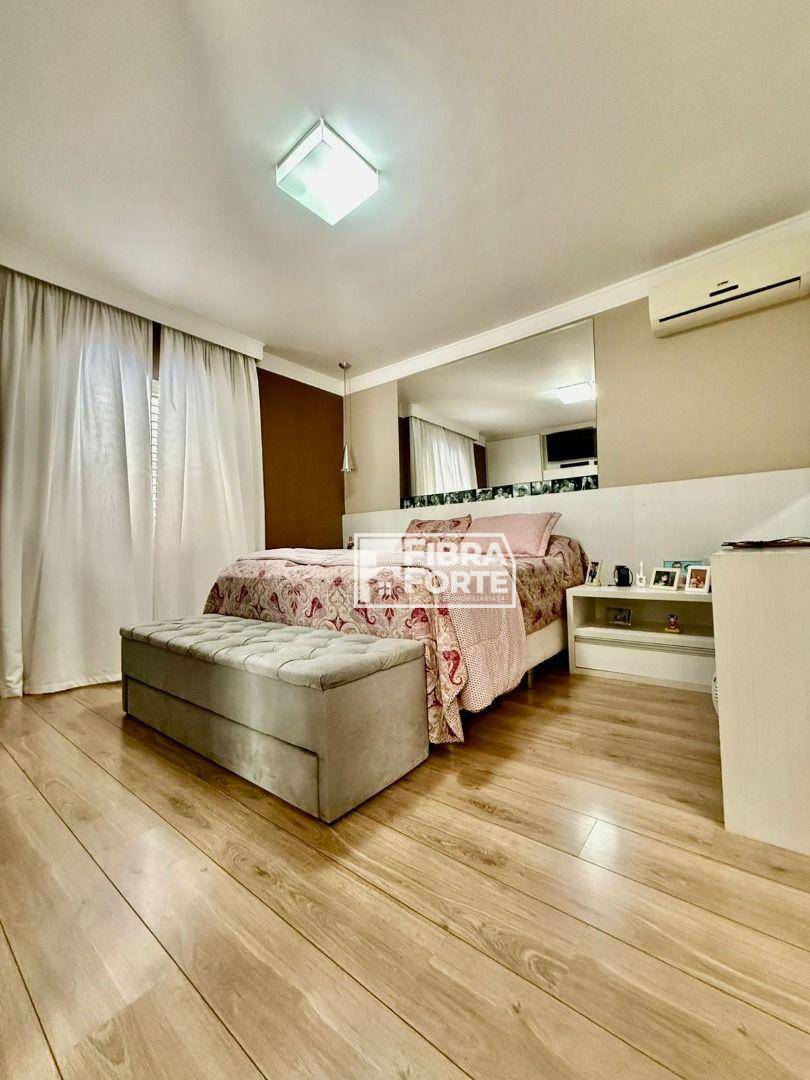 Casa à venda com 3 quartos, 200m² - Foto 9