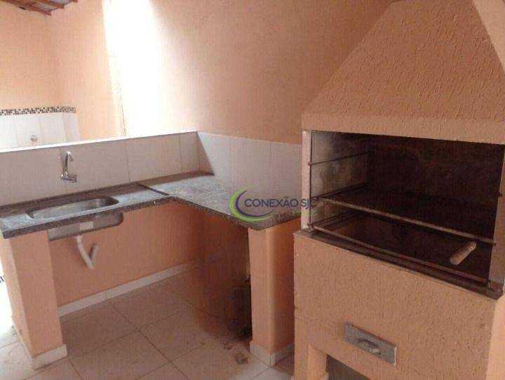 Sobrado à venda com 5 quartos, 200m² - Foto 2