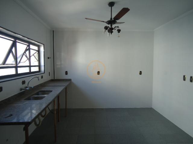 Apartamento à venda com 3 quartos, 220m² - Foto 12