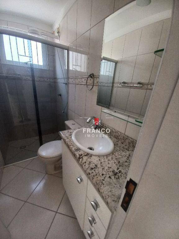 Sobrado para alugar com 3 quartos, 240m² - Foto 13