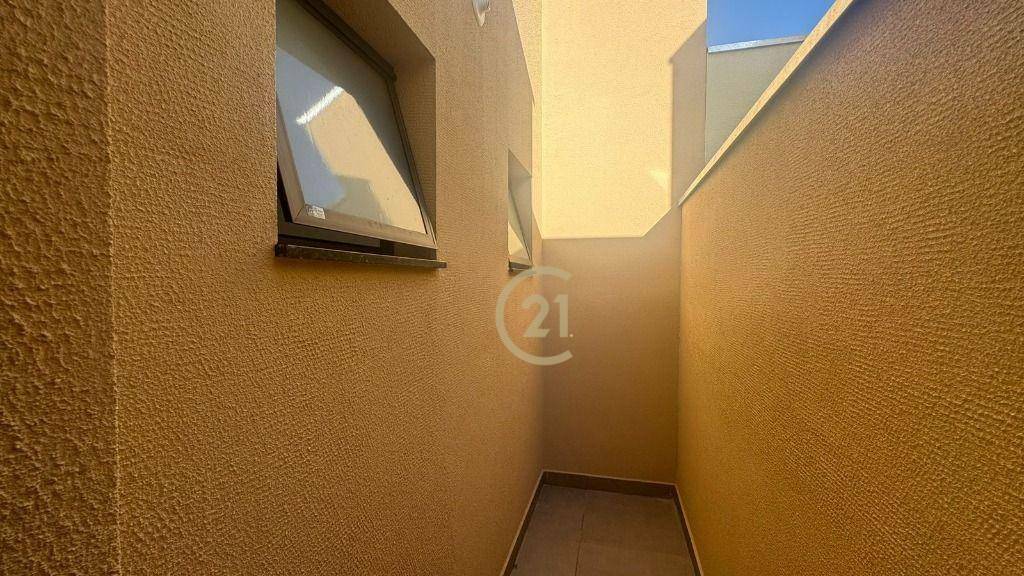 Casa à venda com 3 quartos, 90m² - Foto 8