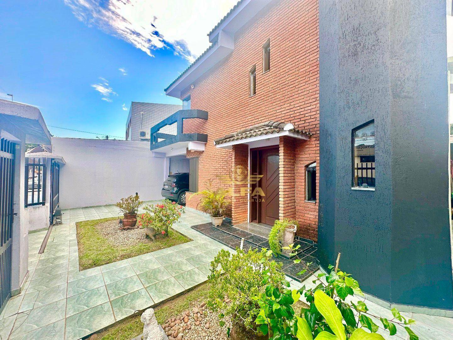 Casa, 5 quartos, 297 m² - Foto 1