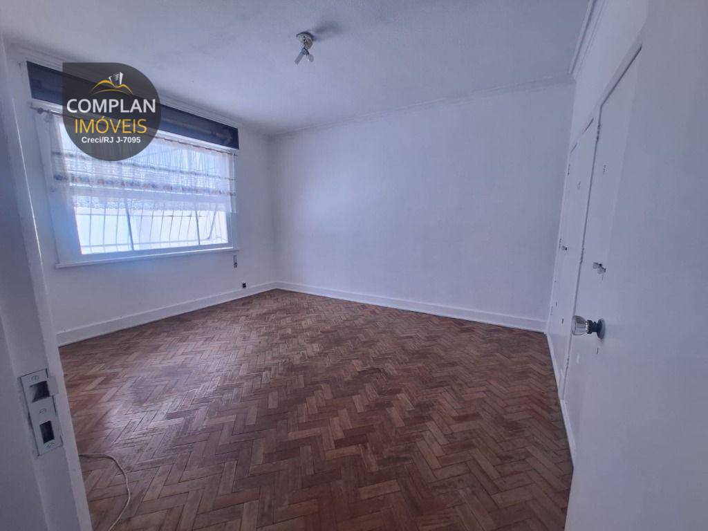 Apartamento à venda com 3 quartos, 188m² - Foto 9