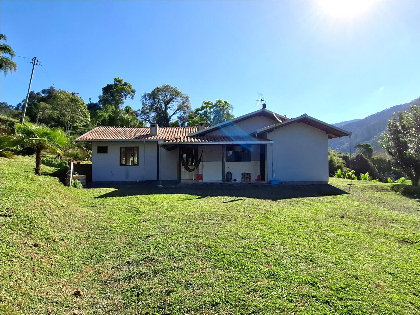 Fazenda à venda com 3 quartos, 90000m² - Foto 1