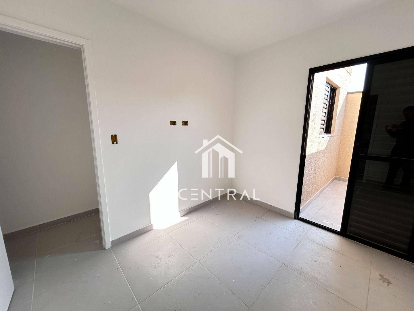 Apartamento à venda com 2 quartos, 40m² - Foto 11