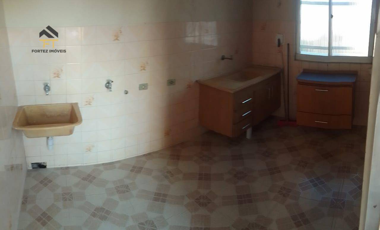 Apartamento para alugar com 4 quartos, 70m² - Foto 11