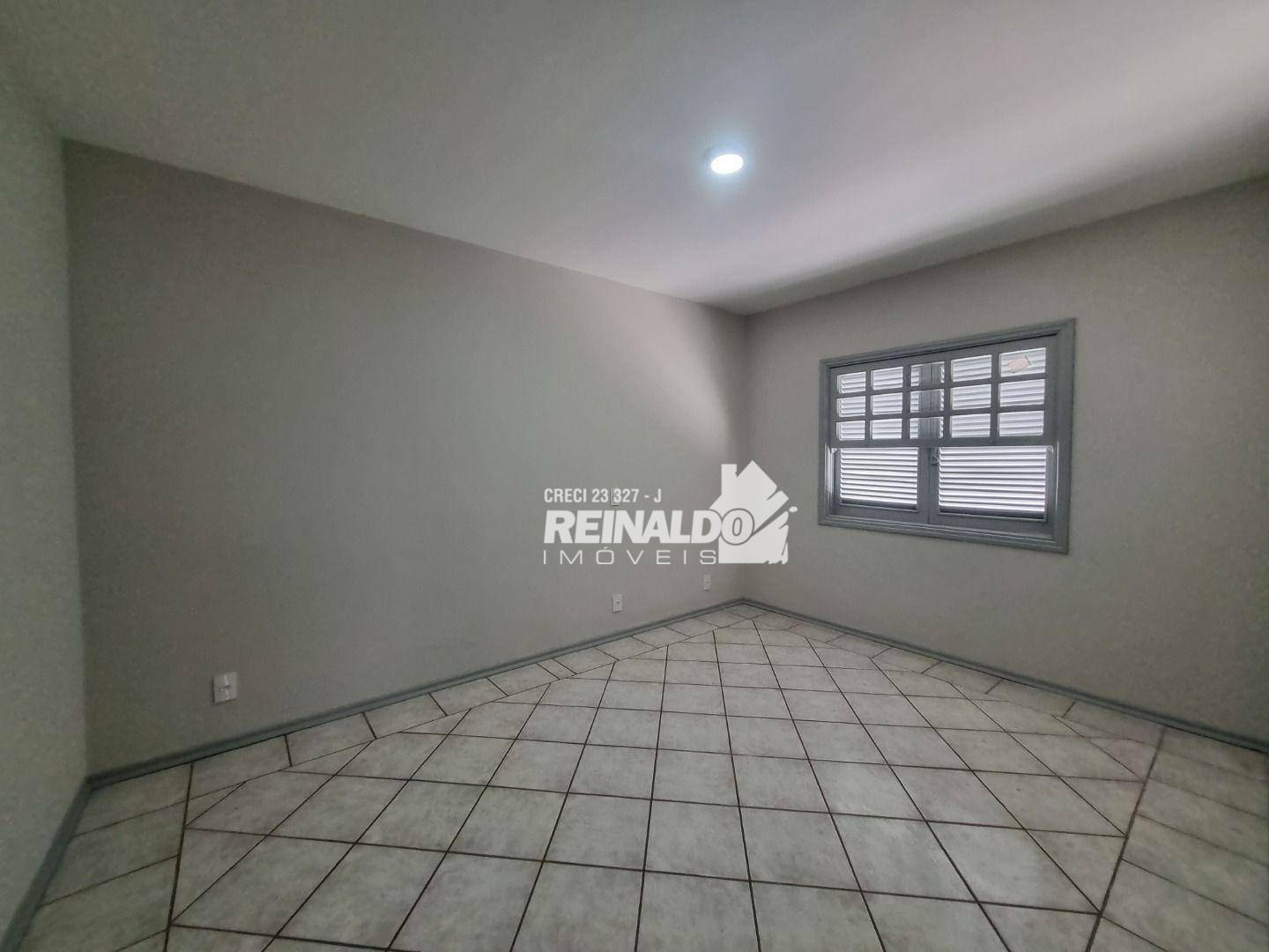 Casa de Condomínio para alugar com 4 quartos, 330m² - Foto 20