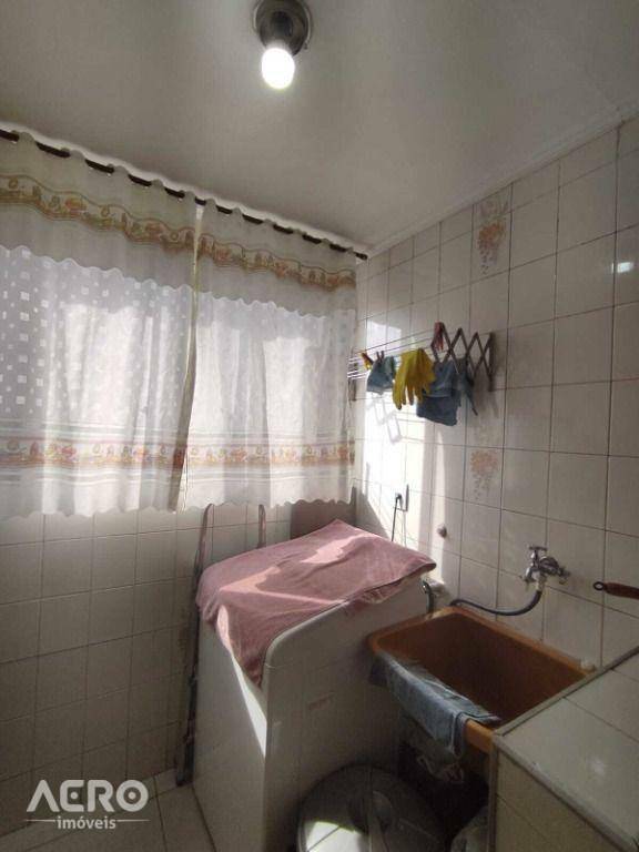 Apartamento à venda com 2 quartos, 50m² - Foto 3