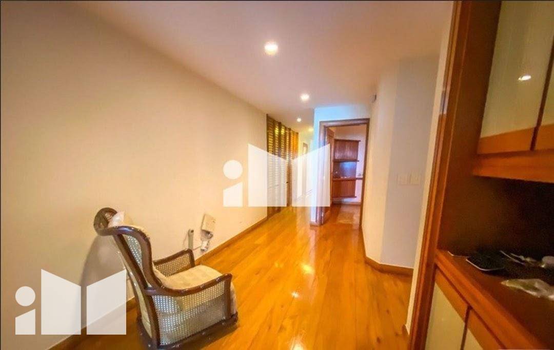 Apartamento à venda com 4 quartos, 320m² - Foto 8