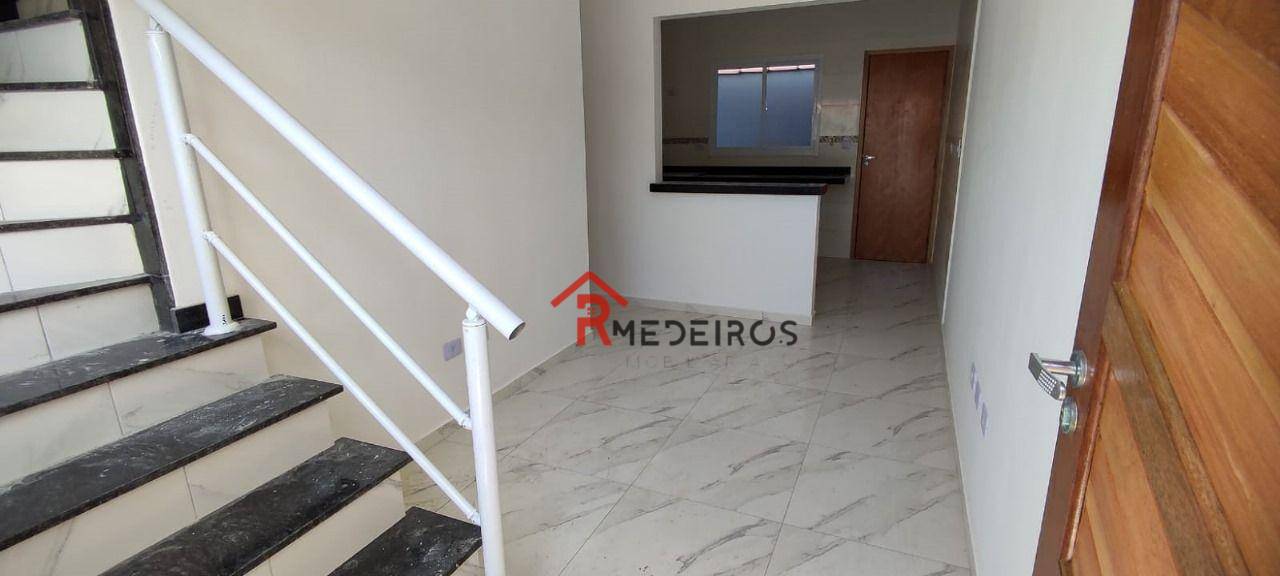 Sobrado à venda com 2 quartos, 52m² - Foto 1