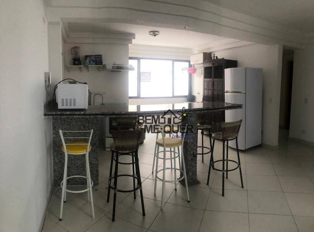 Apartamento à venda com 2 quartos, 70m² - Foto 2