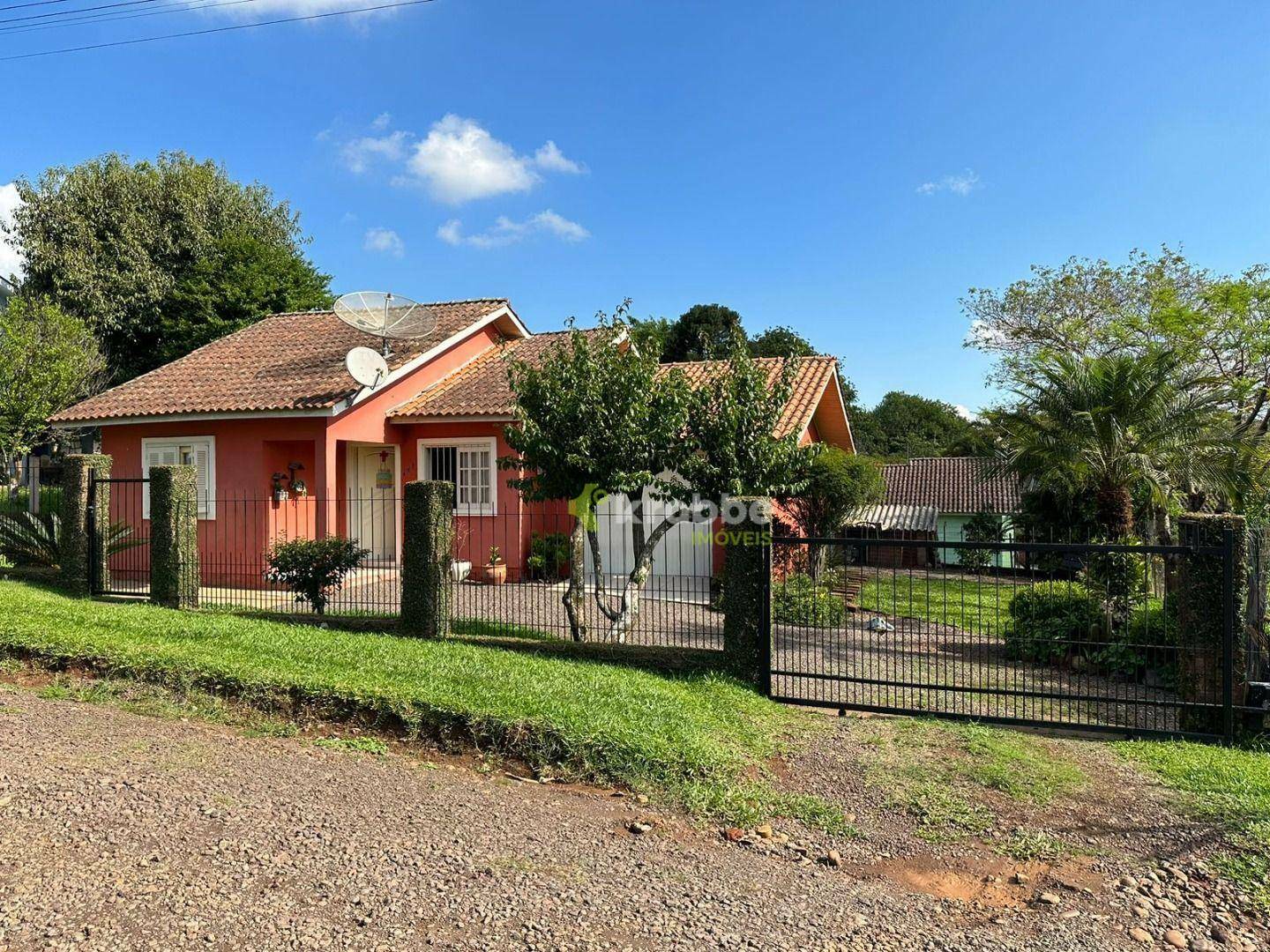 Casa à venda com 3 quartos, 110m² - Foto 2