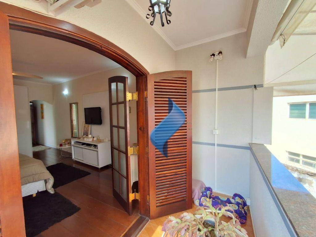 Casa à venda com 3 quartos, 234m² - Foto 17