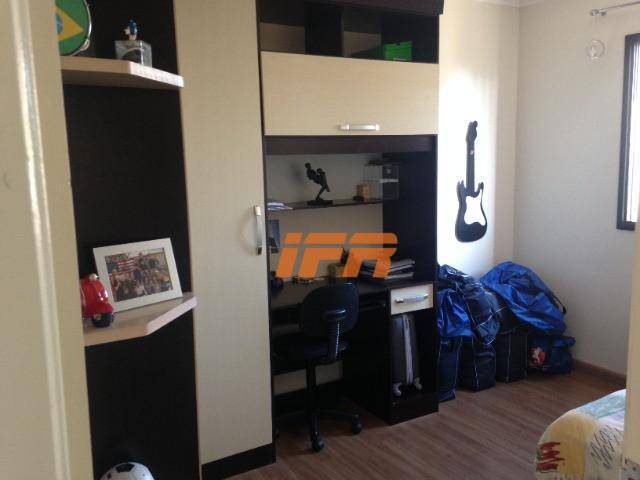 Apartamento à venda com 4 quartos, 168m² - Foto 11