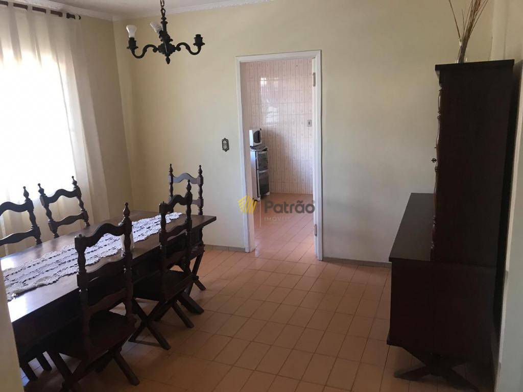 Casa à venda e aluguel com 3 quartos, 400m² - Foto 3