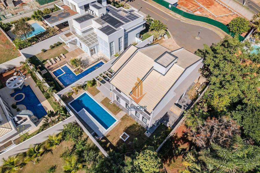 Casa de Condomínio à venda com 5 quartos, 350m² - Foto 4