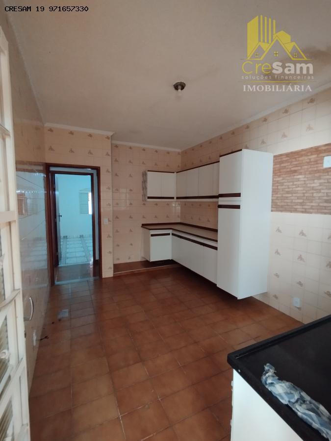 Casa para alugar com 3 quartos, 250m² - Foto 14