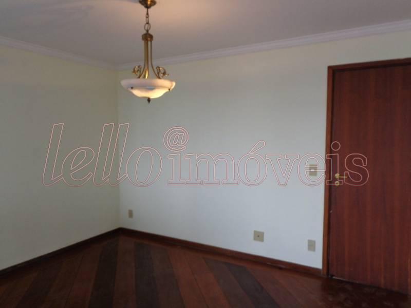 Apartamento para alugar com 4 quartos, 200m² - Foto 4