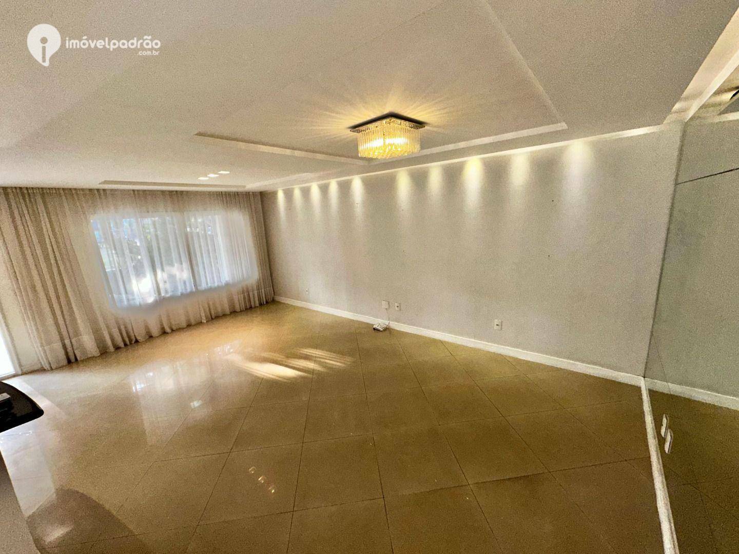 Casa de Condomínio à venda com 3 quartos, 300m² - Foto 5