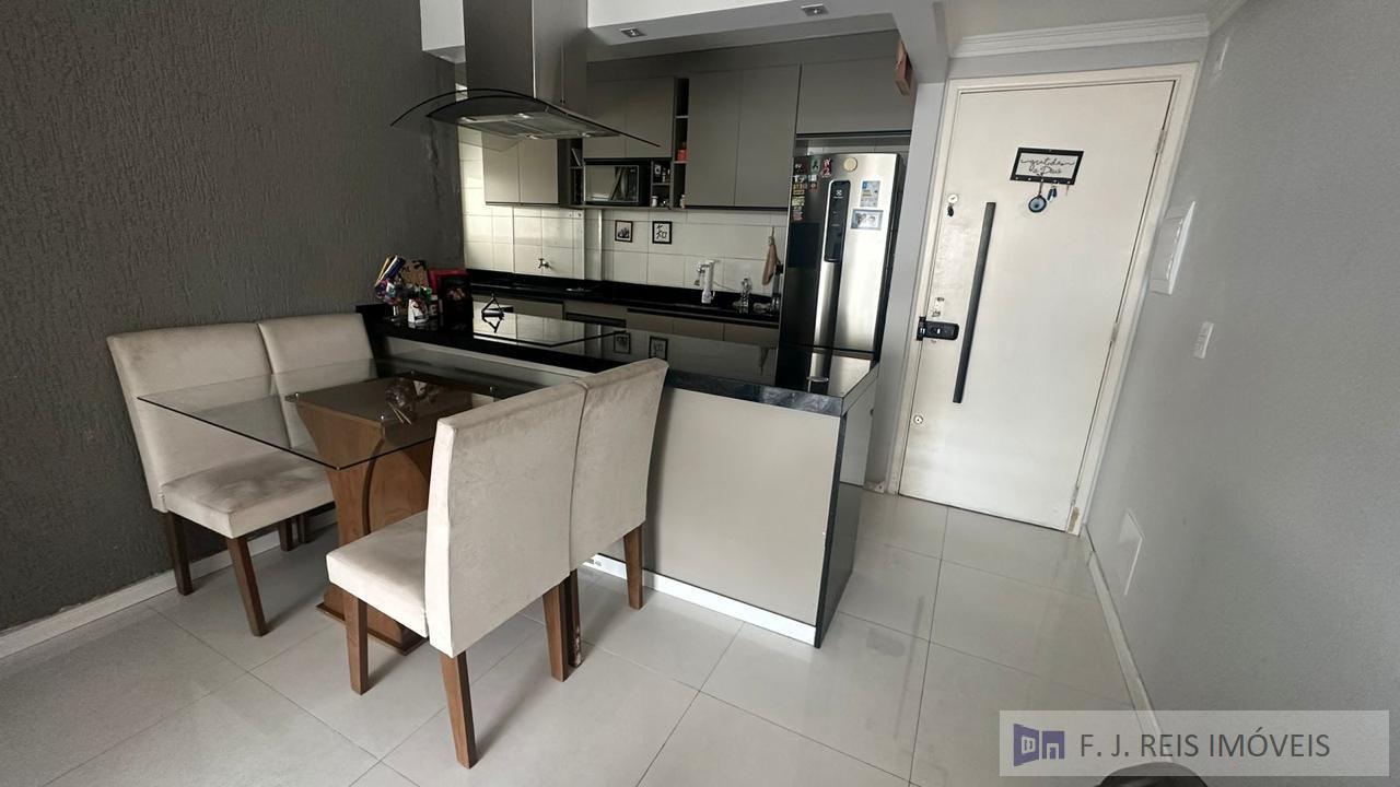 Apartamento à venda com 3 quartos, 77m² - Foto 11