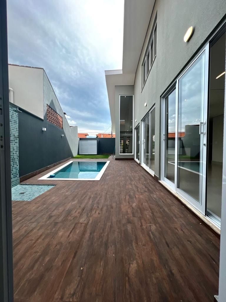 Casa à venda com 4 quartos, 367m² - Foto 15