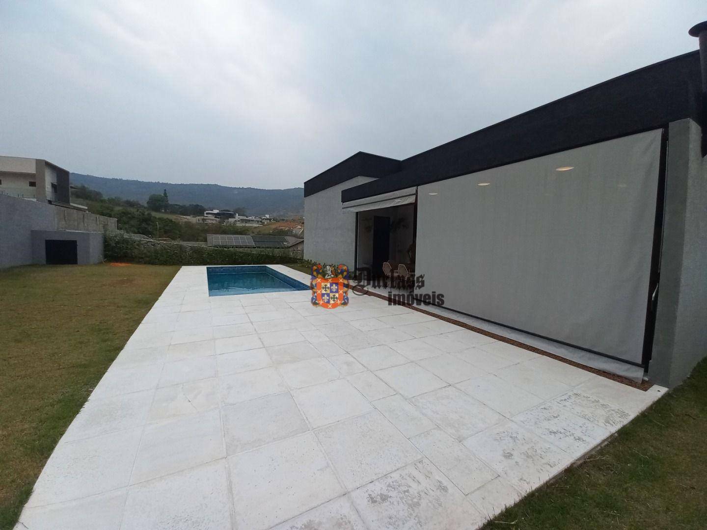 Casa de Condomínio para alugar com 4 quartos, 390m² - Foto 24