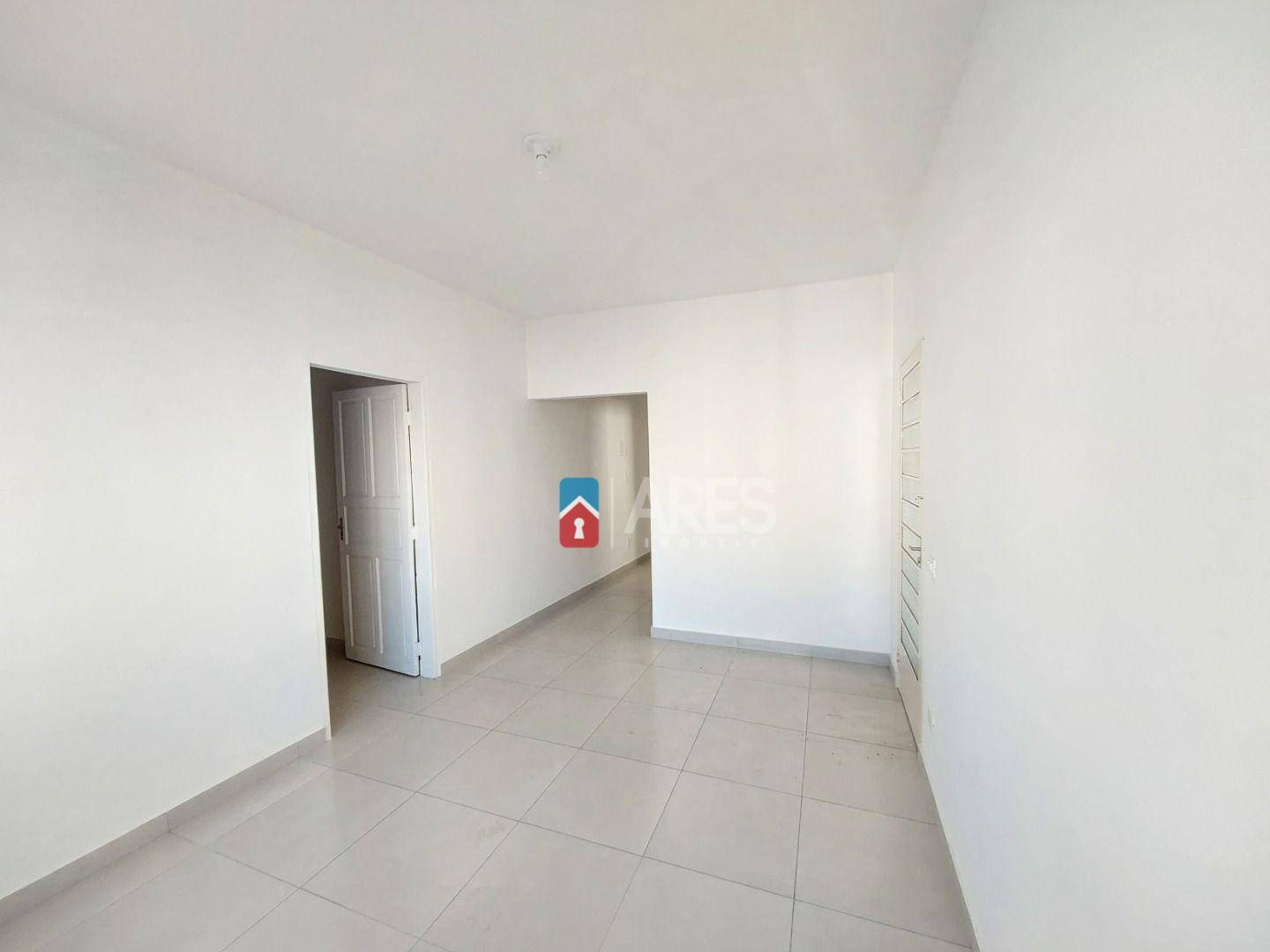 Casa à venda com 3 quartos, 95m² - Foto 4